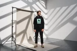 Hanon Crayon Shade Box Logo Hooded Sweatshirt -Outlet Apparel Store HANON AW18 Collection Photoshoot SWG3 TAL 145